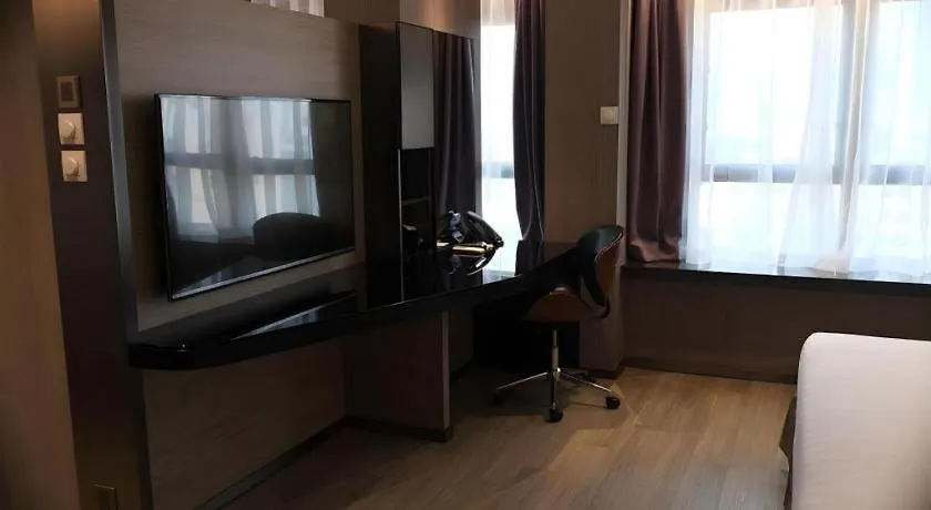 M1 North Point Hotel Hong Kong 3*,